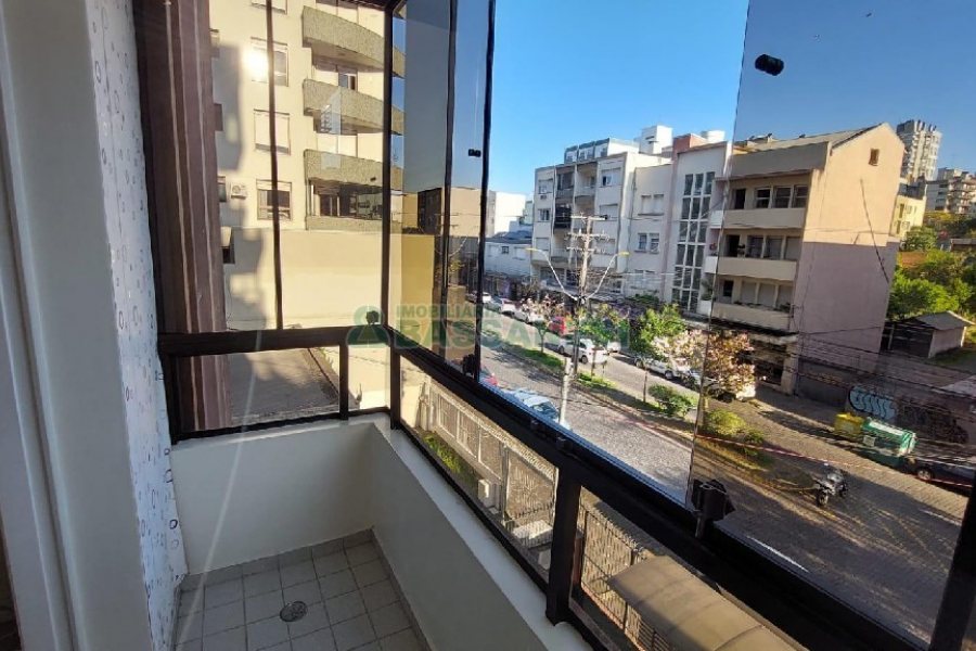 Apartamento com 69m², 2 dormitórios, 1 vaga, no bairro Centro em Caxias do Sul para Alugar