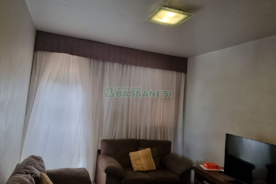 Predio com 300m², 6 dormitórios, no bairro Centro em Caxias do Sul para Comprar