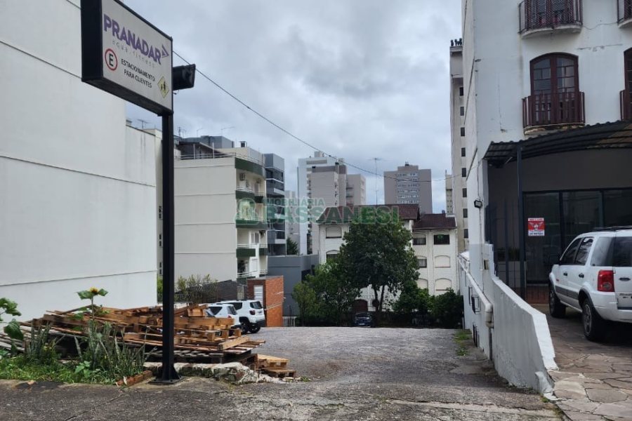 Terreno, no bairro Panazzolo em Caxias do Sul para Comprar