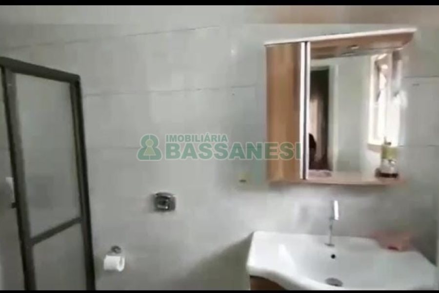 Casa com 180m², 3 dormitórios, 4 vagas, no bairro Bela Vista em Caxias do Sul para Comprar