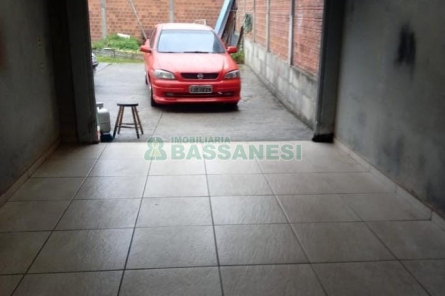 Casa com 180m², 3 dormitórios, 4 vagas, no bairro Bela Vista em Caxias do Sul para Comprar