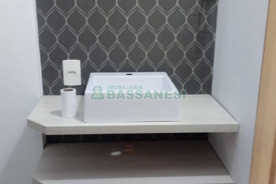 Casa com 180m², 3 dormitórios, 4 vagas, no bairro Bela Vista em Caxias do Sul para Comprar