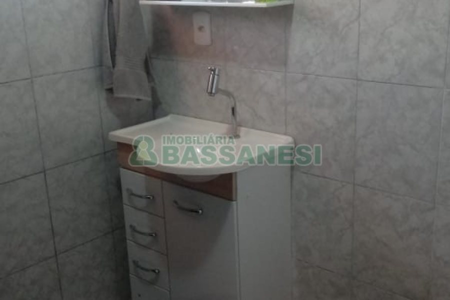 Casa com 180m², 3 dormitórios, 4 vagas, no bairro Bela Vista em Caxias do Sul para Comprar