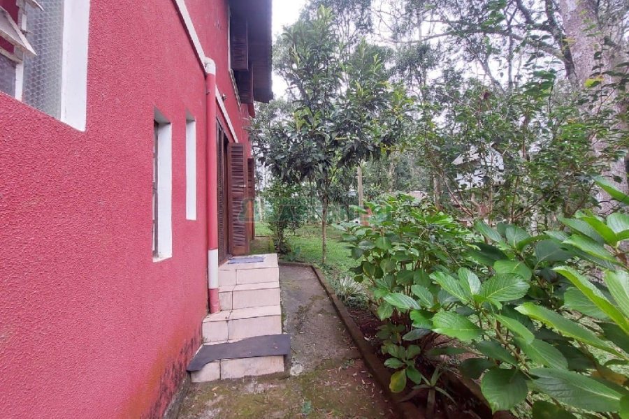 Casa com 152m², 3 dormitórios, 3 vagas, no bairro Kayser em Caxias do Sul para Alugar ou Comprar