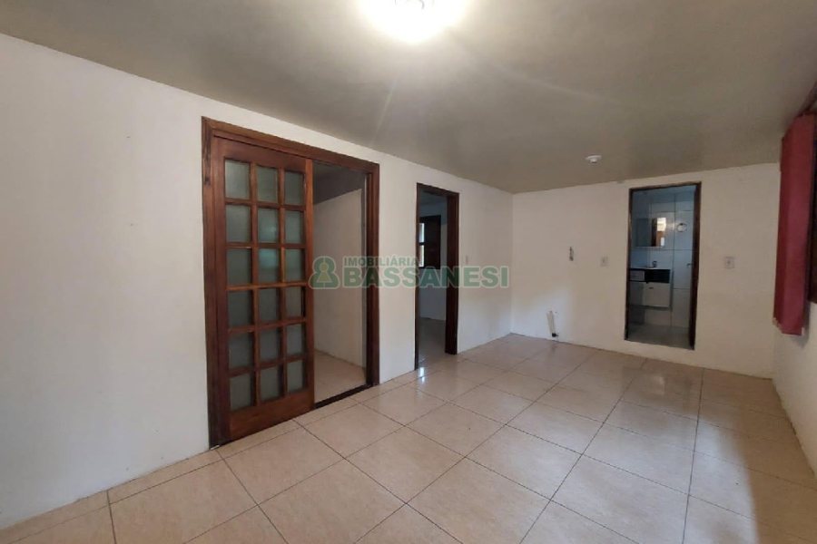 Casa com 152m², 3 dormitórios, 3 vagas, no bairro Kayser em Caxias do Sul para Alugar ou Comprar