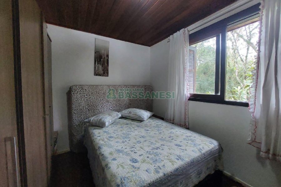 Casa com 152m², 3 dormitórios, 3 vagas, no bairro Kayser em Caxias do Sul para Alugar ou Comprar