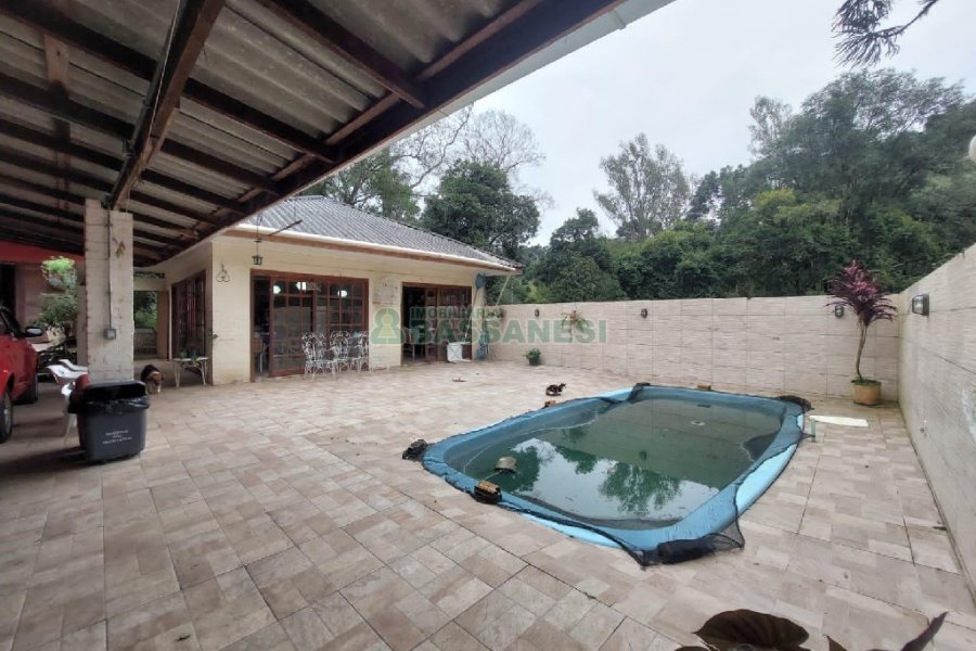 Casa com 152m², 3 dormitórios, 3 vagas, no bairro Kayser em Caxias do Sul para Alugar ou Comprar