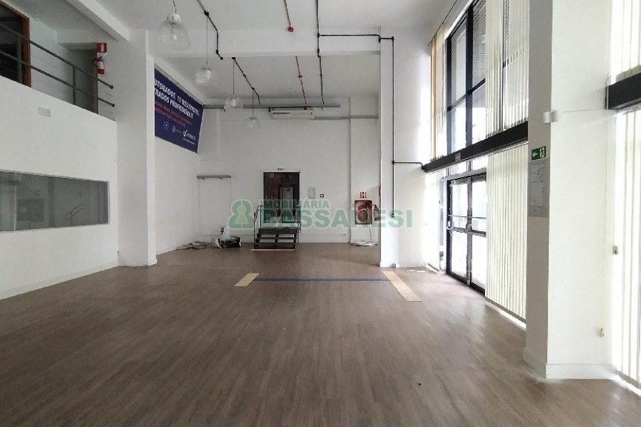 Sala com 399m², no bairro São Pelegrino em Caxias do Sul para Alugar