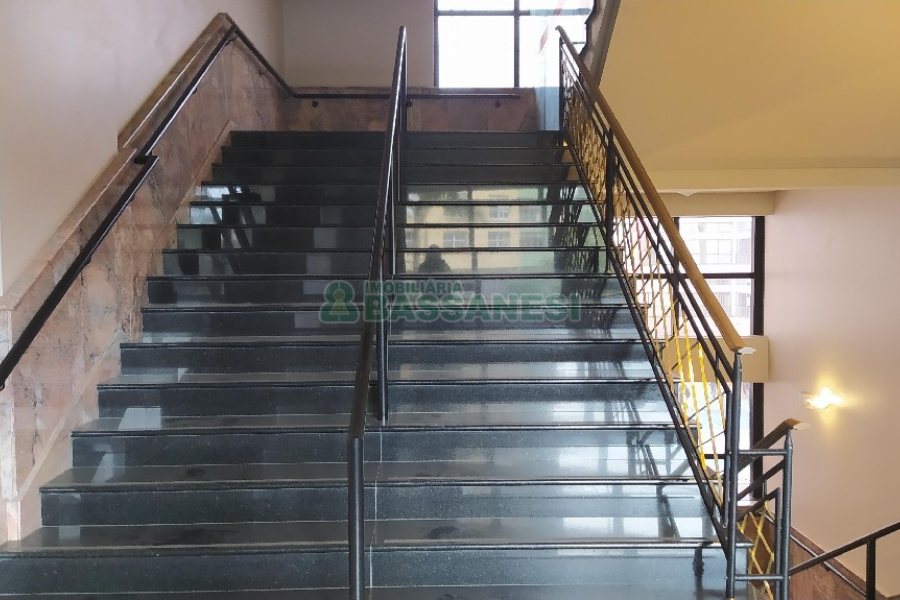 Sala com 399m², no bairro São Pelegrino em Caxias do Sul para Alugar