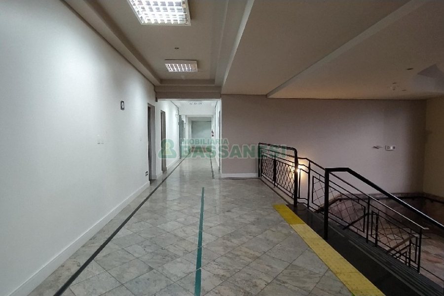 Sala com 399m², no bairro São Pelegrino em Caxias do Sul para Alugar