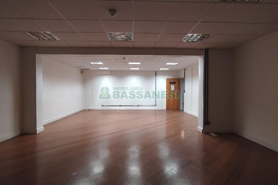 Sala com 399m², no bairro São Pelegrino em Caxias do Sul para Alugar