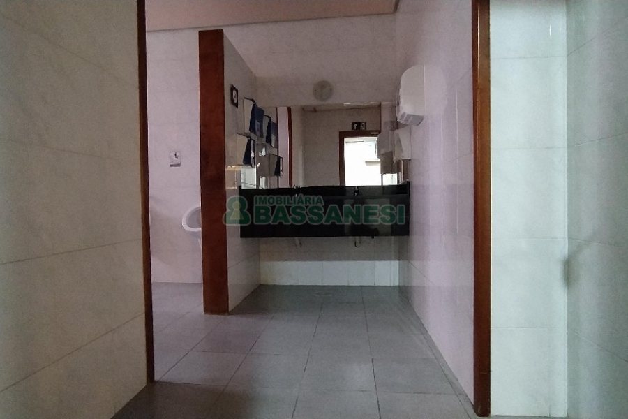 Sala com 399m², no bairro São Pelegrino em Caxias do Sul para Alugar