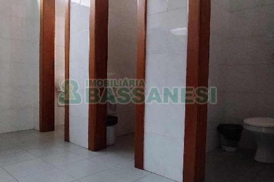Sala com 399m², no bairro São Pelegrino em Caxias do Sul para Alugar