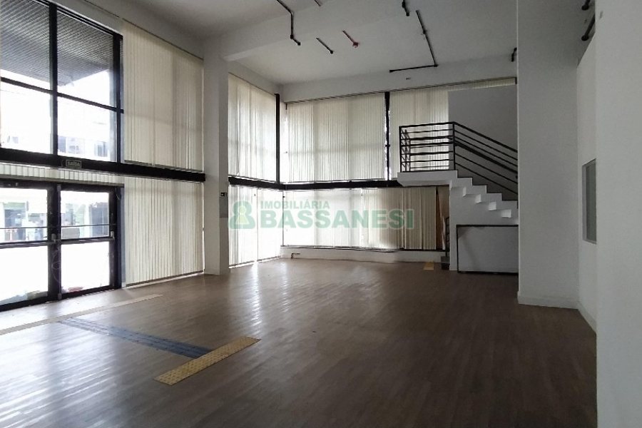 Sala com 399m², no bairro São Pelegrino em Caxias do Sul para Alugar