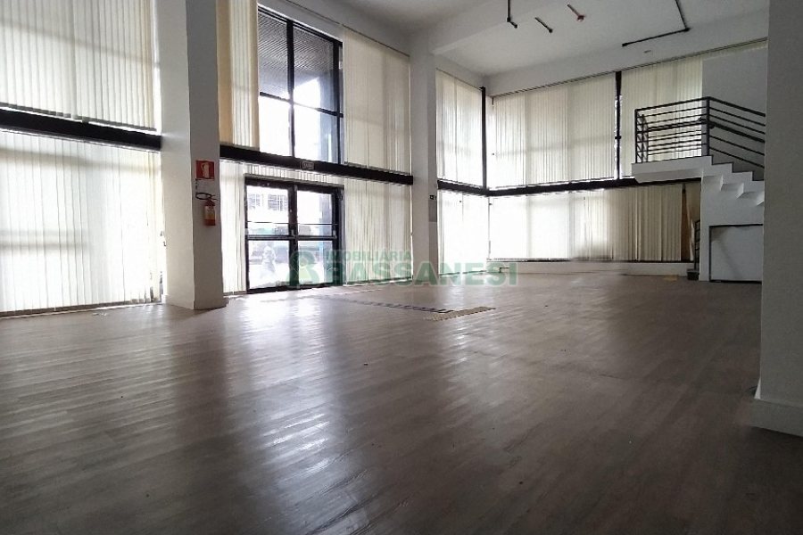 Sala com 399m², no bairro São Pelegrino em Caxias do Sul para Alugar