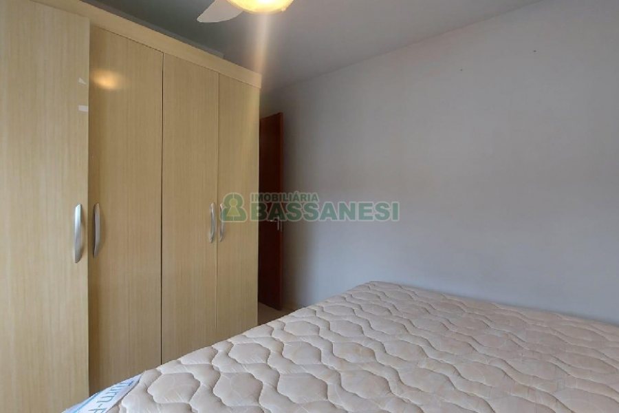Apartamento com 42m², 2 dormitórios, 1 vaga, no bairro Nossa Senhora do Rosário em Caxias do Sul para Alugar