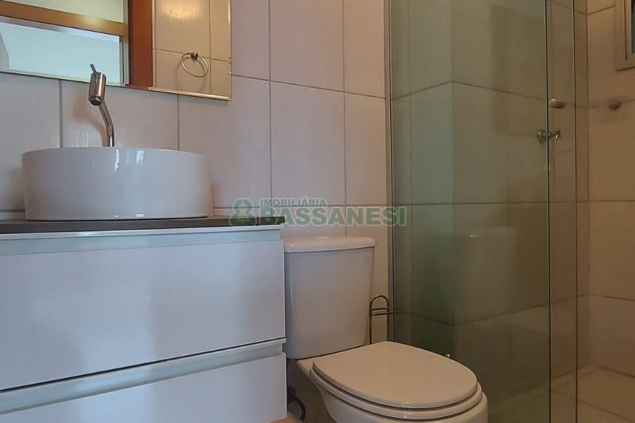 Apartamento com 42m², 2 dormitórios, 1 vaga, no bairro Nossa Senhora do Rosário em Caxias do Sul para Alugar