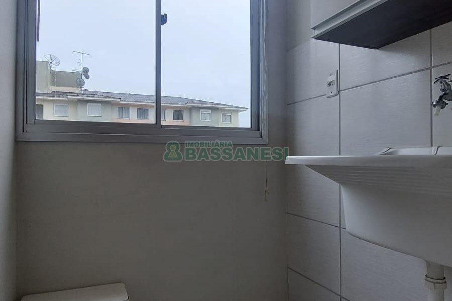 Apartamento com 42m², 2 dormitórios, 1 vaga, no bairro Nossa Senhora do Rosário em Caxias do Sul para Alugar