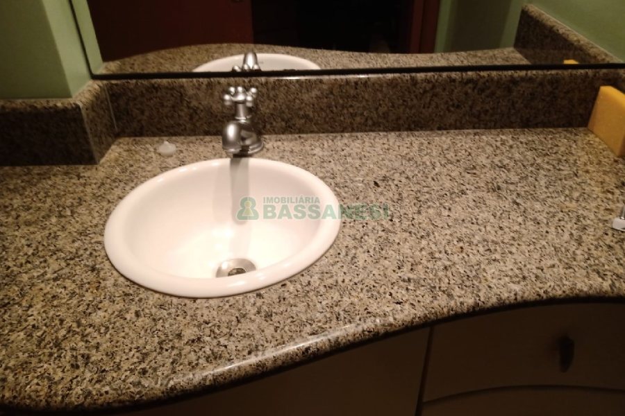 Sala com 103m², 1 vaga, no bairro Centro em Caxias do Sul para Comprar