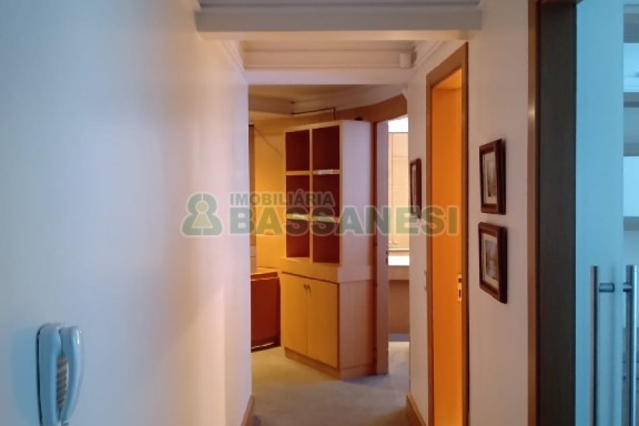 Sala com 103m², 1 vaga, no bairro Centro em Caxias do Sul para Comprar