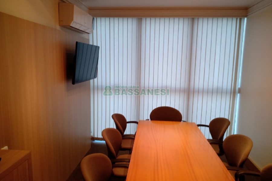 Sala com 103m², 1 vaga, no bairro Centro em Caxias do Sul para Comprar