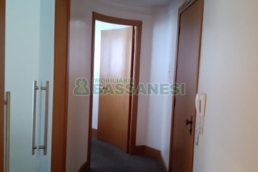Sala com 103m², 1 vaga, no bairro Centro em Caxias do Sul para Comprar