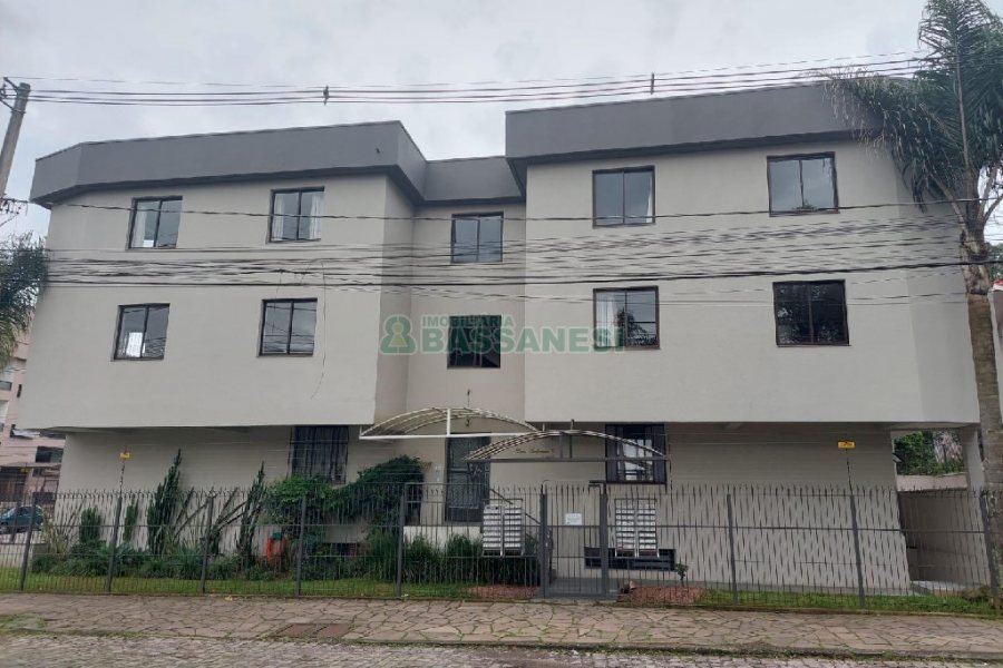 Apto Mobiliado com 70m², 2 dormitórios, 1 vaga, no bairro Petrópolis em Caxias do Sul para Alugar