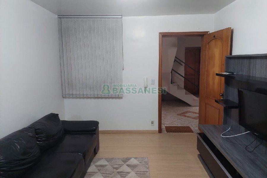 Apto Mobiliado com 70m², 2 dormitórios, 1 vaga, no bairro Petrópolis em Caxias do Sul para Alugar