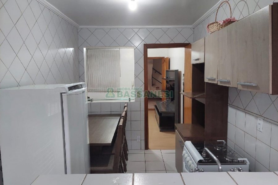 Apto Mobiliado com 70m², 2 dormitórios, 1 vaga, no bairro Petrópolis em Caxias do Sul para Alugar