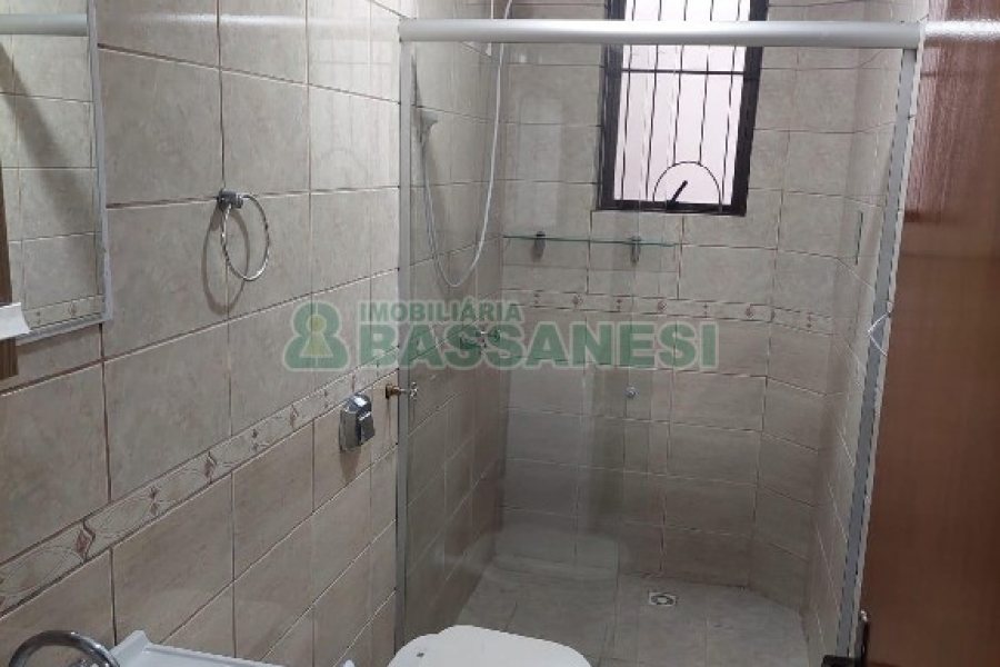 Apto Mobiliado com 70m², 2 dormitórios, 1 vaga, no bairro Petrópolis em Caxias do Sul para Alugar