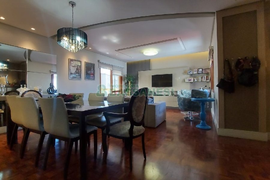 Apartamento com 160m², 3 dormitórios, 2 vagas, no bairro Centro em Caxias do Sul para Comprar