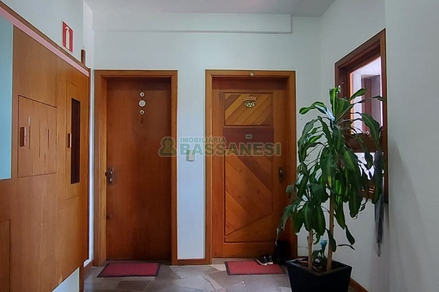 Apartamento com 160m², 3 dormitórios, 2 vagas, no bairro Centro em Caxias do Sul para Comprar