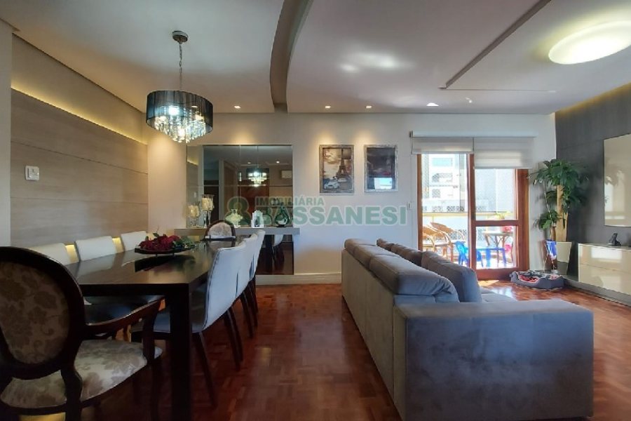 Apartamento com 160m², 3 dormitórios, 2 vagas, no bairro Centro em Caxias do Sul para Comprar
