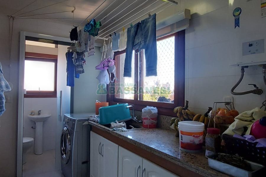 Apartamento com 160m², 3 dormitórios, 2 vagas, no bairro Centro em Caxias do Sul para Comprar