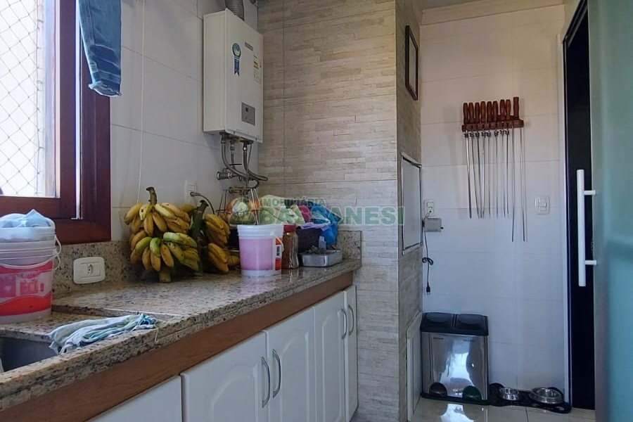 Apartamento com 160m², 3 dormitórios, 2 vagas, no bairro Centro em Caxias do Sul para Comprar
