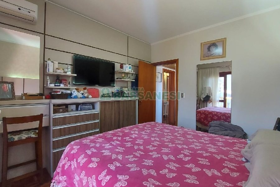 Apartamento com 160m², 3 dormitórios, 2 vagas, no bairro Centro em Caxias do Sul para Comprar