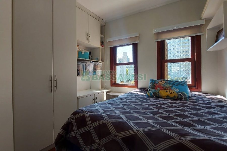 Apartamento com 160m², 3 dormitórios, 2 vagas, no bairro Centro em Caxias do Sul para Comprar