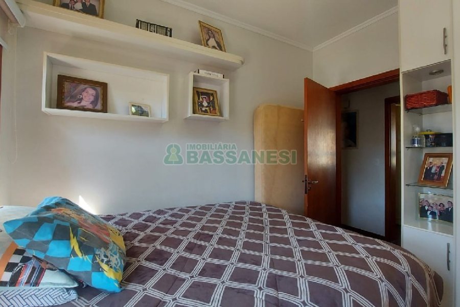 Apartamento com 160m², 3 dormitórios, 2 vagas, no bairro Centro em Caxias do Sul para Comprar