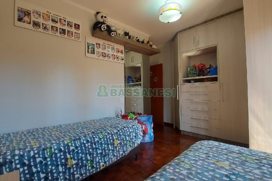 Apartamento com 160m², 3 dormitórios, 2 vagas, no bairro Centro em Caxias do Sul para Comprar