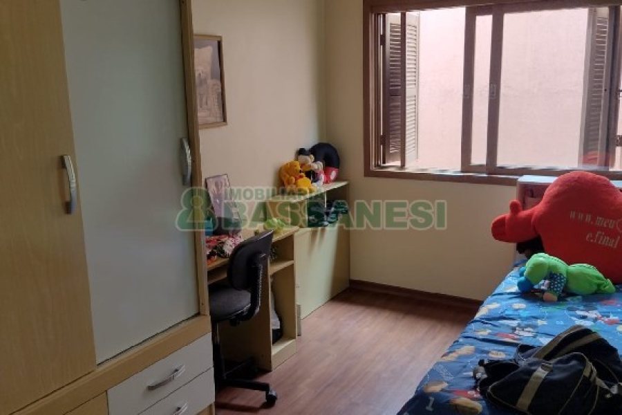 Casa com 136m², 3 dormitórios, 2 vagas, no bairro Cinqüentenário em Caxias do Sul para Comprar