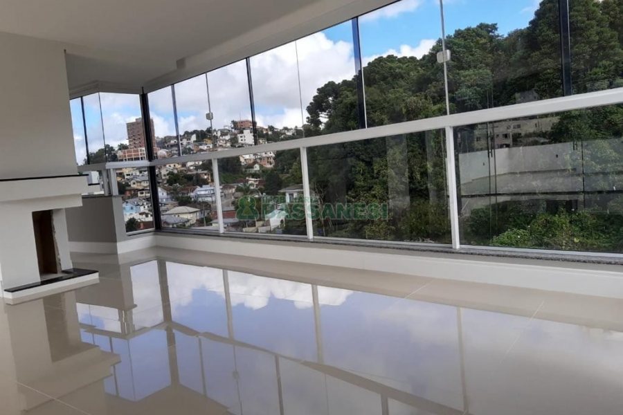 Apto Mobiliado com 296m², 3 dormitórios, 3 vagas, no bairro São Leopoldo em Caxias do Sul para Alugar ou Comprar