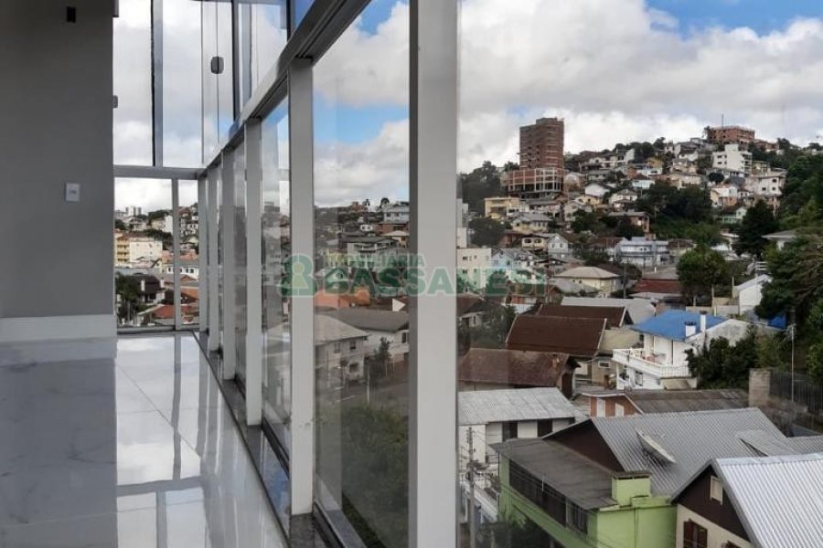 Apto Mobiliado com 296m², 3 dormitórios, 3 vagas, no bairro São Leopoldo em Caxias do Sul para Alugar ou Comprar