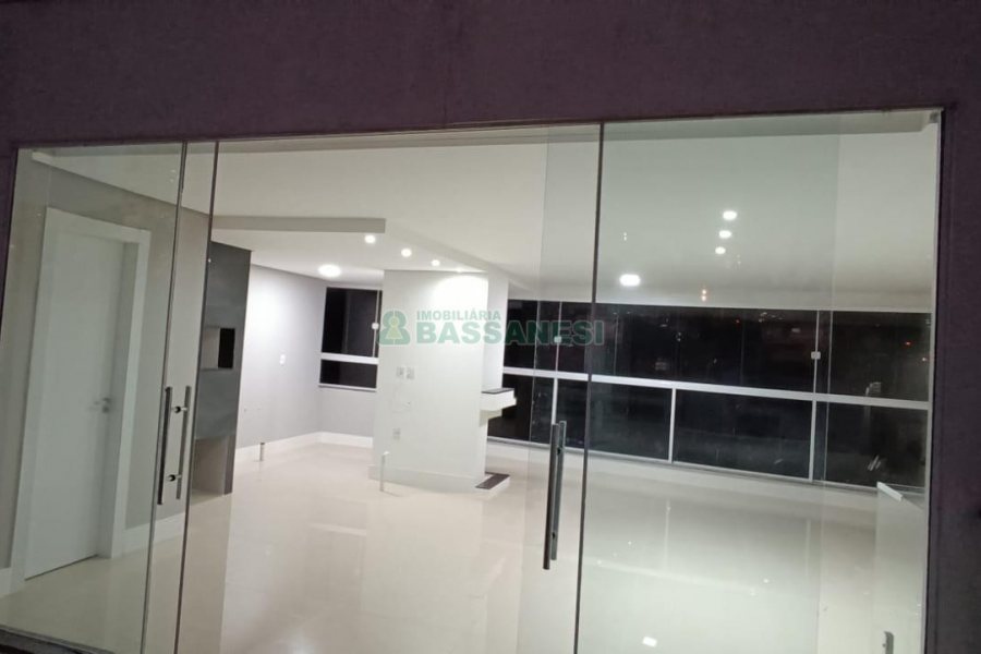 Apto Mobiliado com 296m², 3 dormitórios, 3 vagas, no bairro São Leopoldo em Caxias do Sul para Alugar ou Comprar