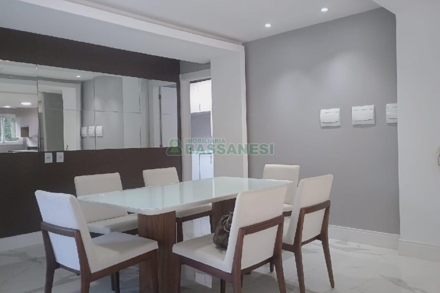 Apto Mobiliado com 296m², 3 dormitórios, 3 vagas, no bairro São Leopoldo em Caxias do Sul para Alugar ou Comprar