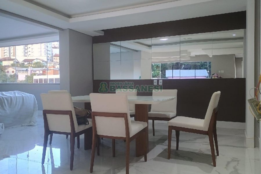 Apto Mobiliado com 296m², 3 dormitórios, 3 vagas, no bairro São Leopoldo em Caxias do Sul para Alugar ou Comprar