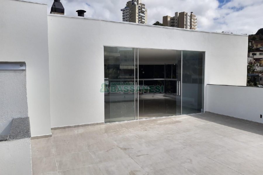 Apto Mobiliado com 296m², 3 dormitórios, 3 vagas, no bairro São Leopoldo em Caxias do Sul para Alugar ou Comprar