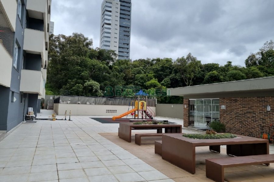 Apartamento com 85m², 3 dormitórios, 2 vagas, no bairro Centro em Caxias do Sul para Comprar