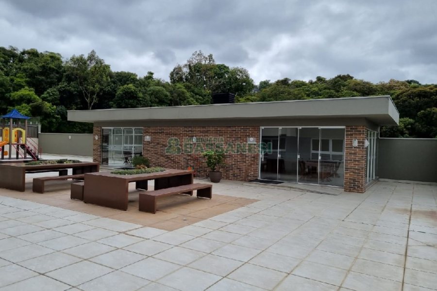 Apartamento com 85m², 3 dormitórios, 2 vagas, no bairro Centro em Caxias do Sul para Comprar