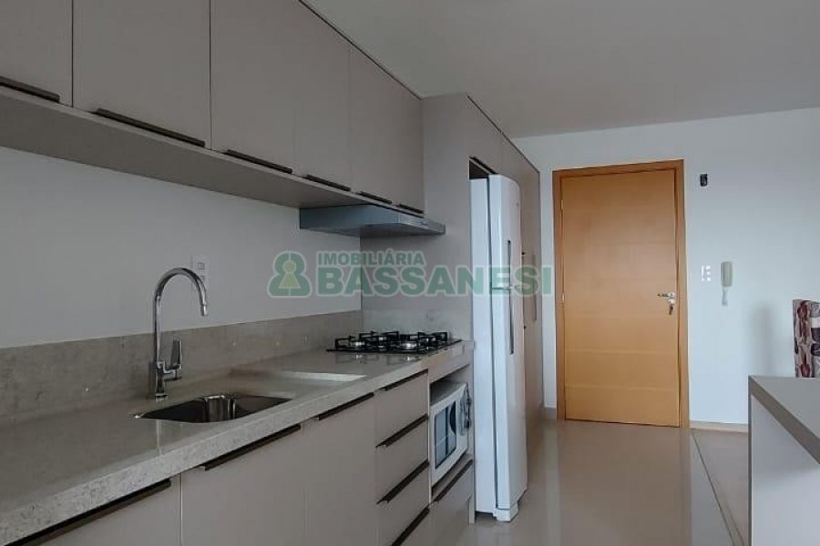 Apartamento com 85m², 3 dormitórios, 2 vagas, no bairro Centro em Caxias do Sul para Comprar