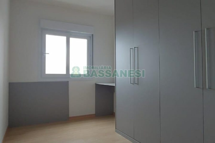 Apartamento com 85m², 3 dormitórios, 2 vagas, no bairro Centro em Caxias do Sul para Comprar